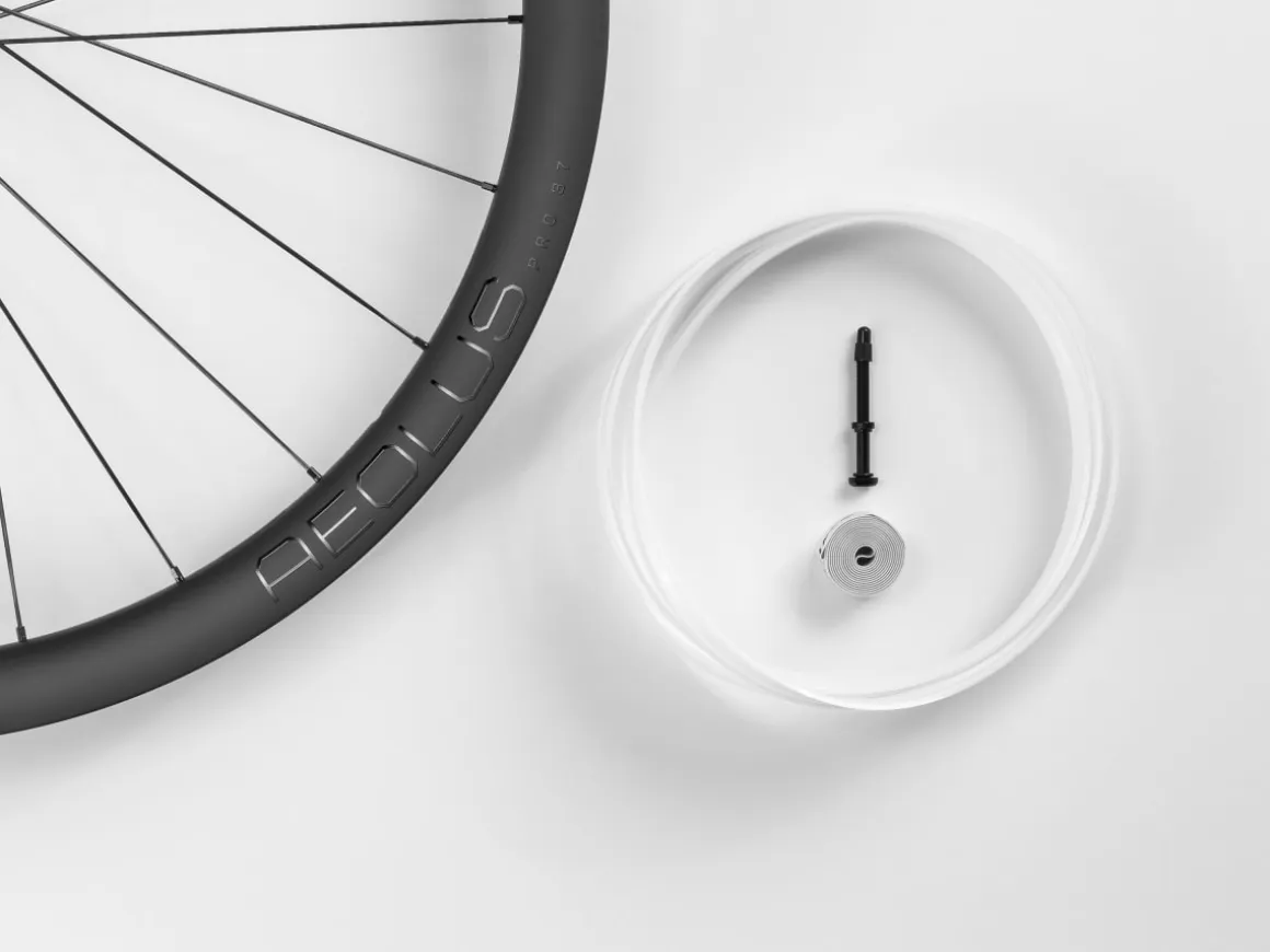 Trek Bikes Bontrager Aeolus Pro 37 TLR Disc Road Wheel