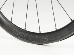 Trek Bikes Bontrager Aeolus RSL 37 TLR Disc Road Wheel