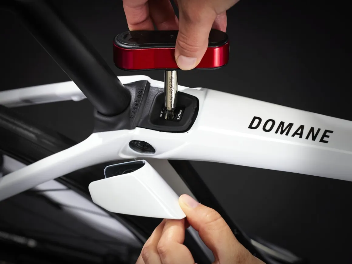 Women Trek Bikes Domane SLR 9 AXS Gen 4