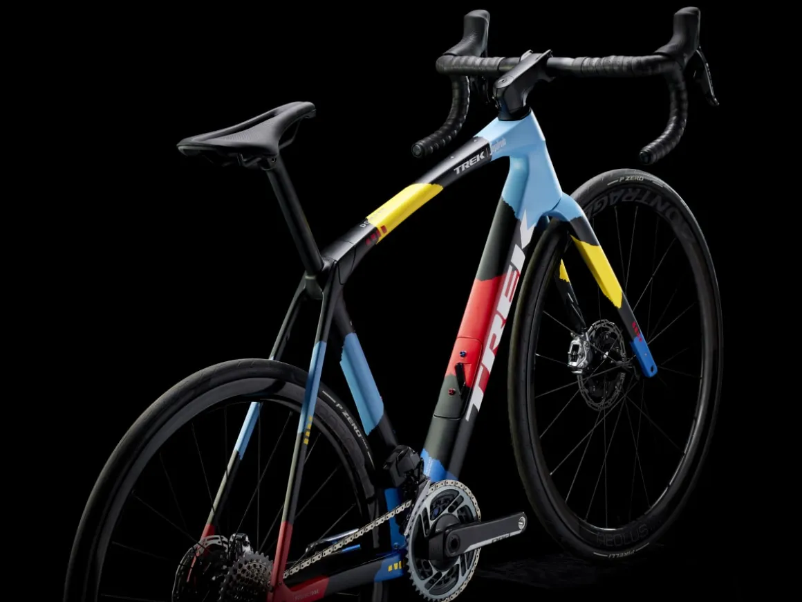 Women Trek Bikes Domane SLR 9 AXS Gen 4