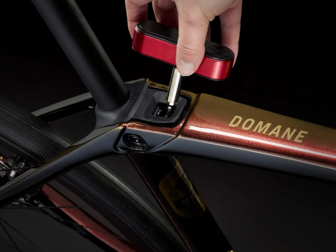 Women Trek Bikes Domane SLR 9 Gen 4