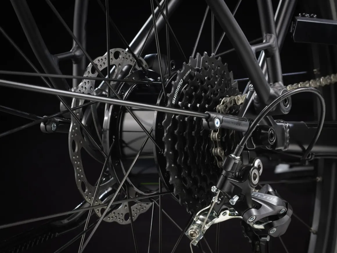 Trek Bikes FX+ 2 Stagger