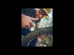 Trek Bikes Lezyne Tubeless CO₂ Blaster Inflator/Repair Kit