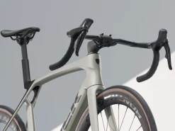 Women Trek Bikes Madone SL 7 Gen 8