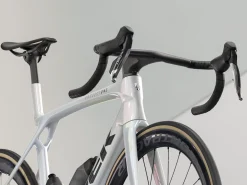 Women Trek Bikes Madone SLR 9 AXS Gen 8