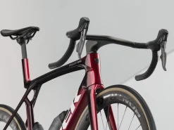 Women Trek Bikes Madone SLR 7 AXS Gen 8